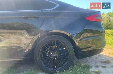 Седан Ford Fusion 2016 в 