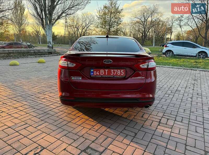 Седан Ford Fusion 2015 в Софіївській Борщагівці