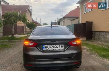 Седан Ford Fusion 2016 в 