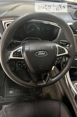 Седан Ford Fusion 2013 в Смілі