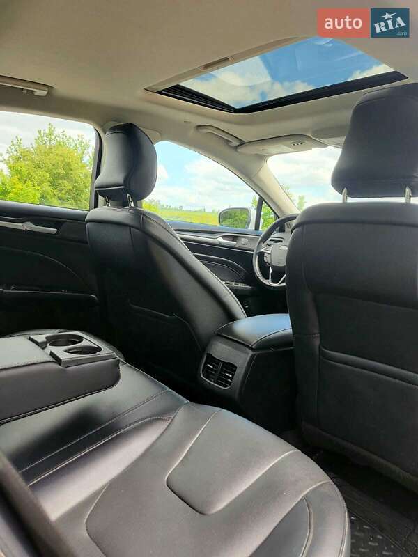 Седан Ford Fusion 2019 в Чорткове