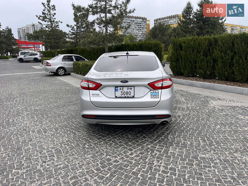 Седан Ford Fusion 2015 в Львове