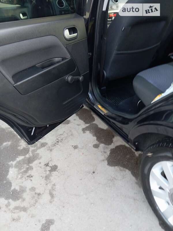 Хэтчбек Ford Fusion 2010 в Нежине фото 9 Хэтчбек Ford Fusion 2010 в Нежине