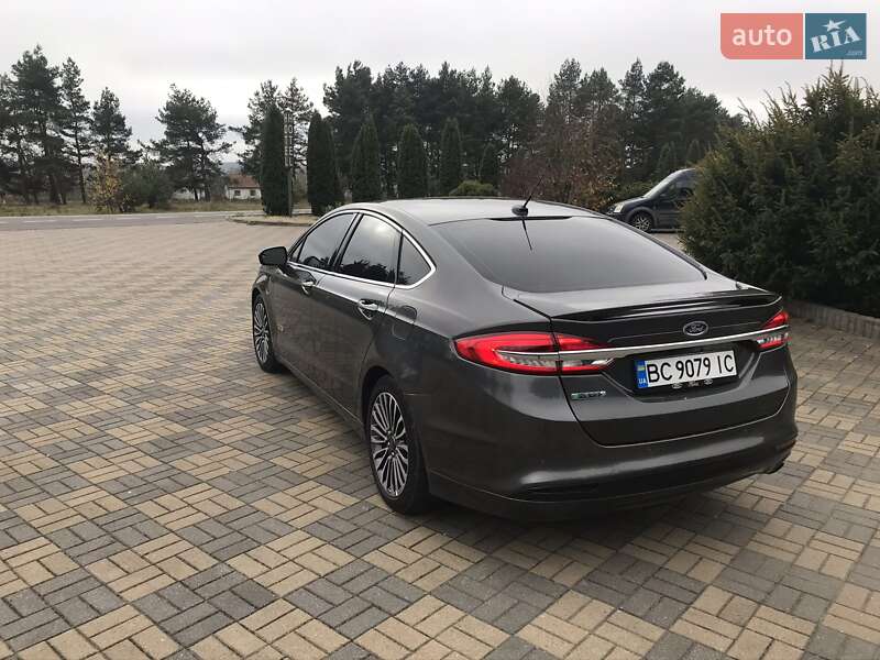 Седан Ford Fusion 2016 в Львове