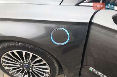 Седан Ford Fusion 2016 в Львове