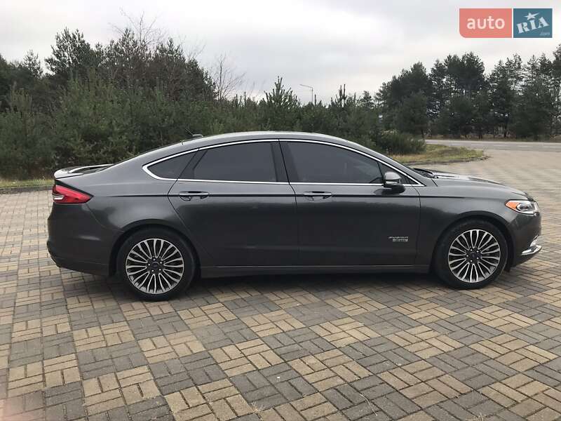 Седан Ford Fusion 2016 в Львове