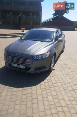 Седан Ford Fusion 2012 в 