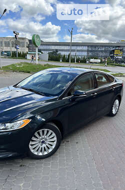 Седан Ford Fusion 2014 в Дрогобыче