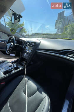 Седан Ford Fusion 2018 в 