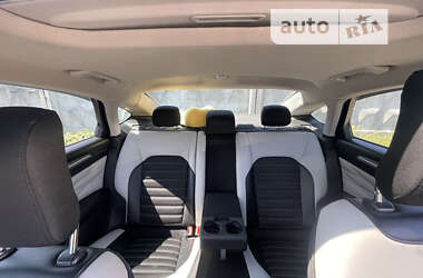 Седан Ford Fusion 2012 в 