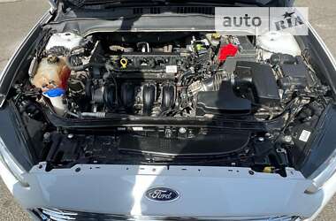 Седан Ford Fusion 2014 в 