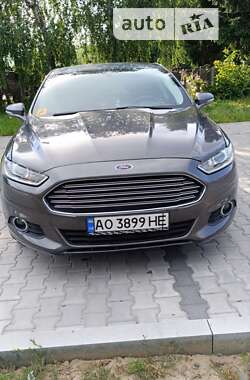Седан Ford Fusion 2015 в Ужгороді