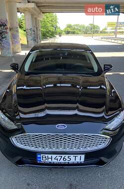 Седан Ford Fusion 2019 в 