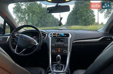 Седан Ford Fusion 2014 в 