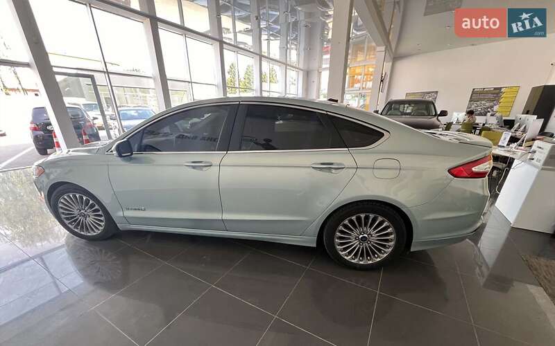 Седан Ford Fusion 2013 в Шептицькому
