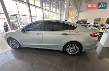 Седан Ford Fusion 2013 в 