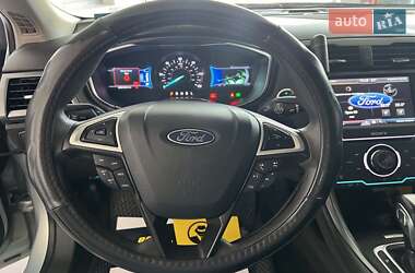 Седан Ford Fusion 2013 в 