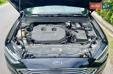 Седан Ford Fusion 2017 в 