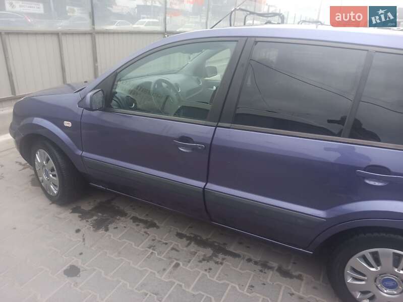 Хетчбек Ford Fusion 2005 в Тернополі