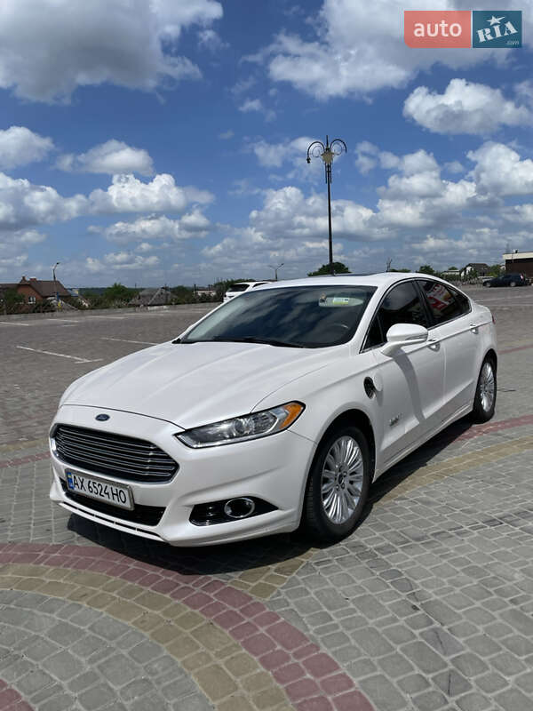 Седан Ford Fusion 2014 в Харькове