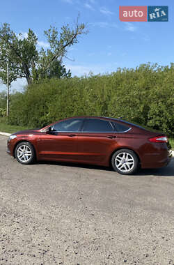 Седан Ford Fusion 2016 в 