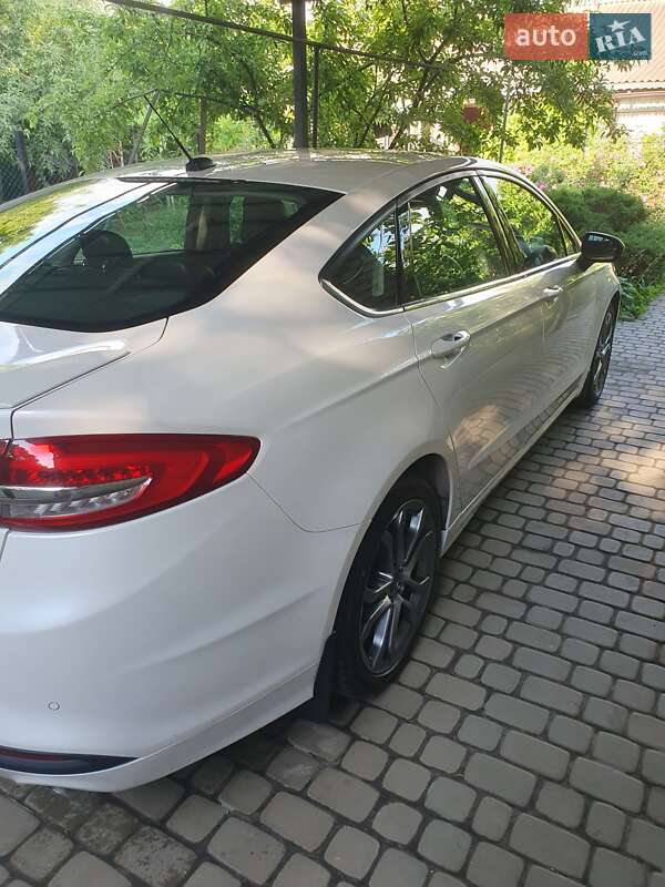 Седан Ford Fusion 2017 в Славянске