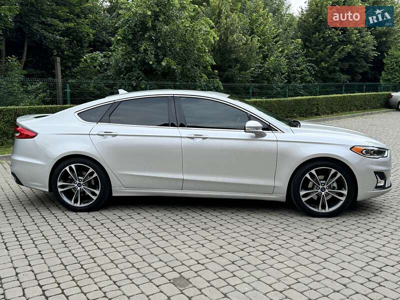 Седан Ford Fusion 2019 в Луцке