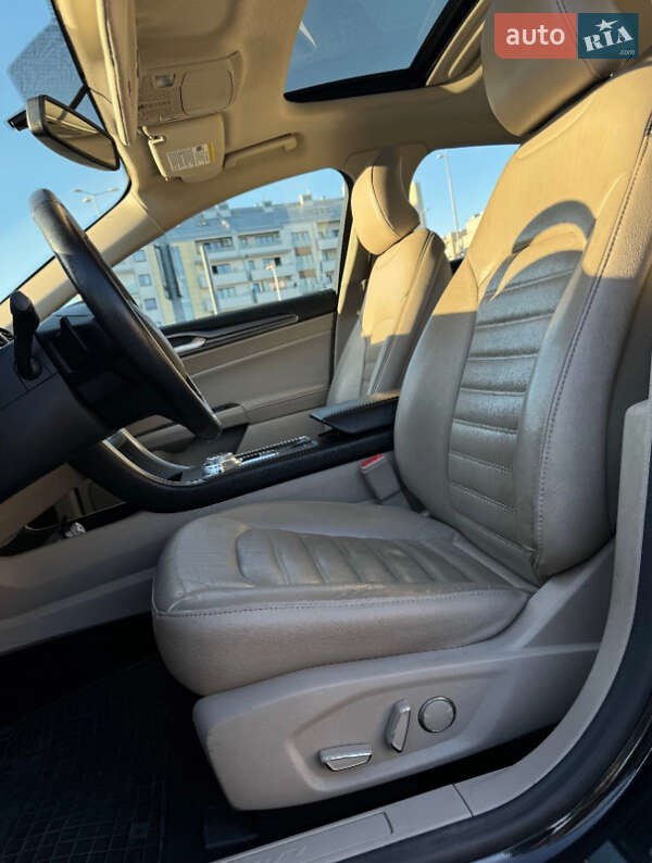 Седан Ford Fusion 2017 в Львове