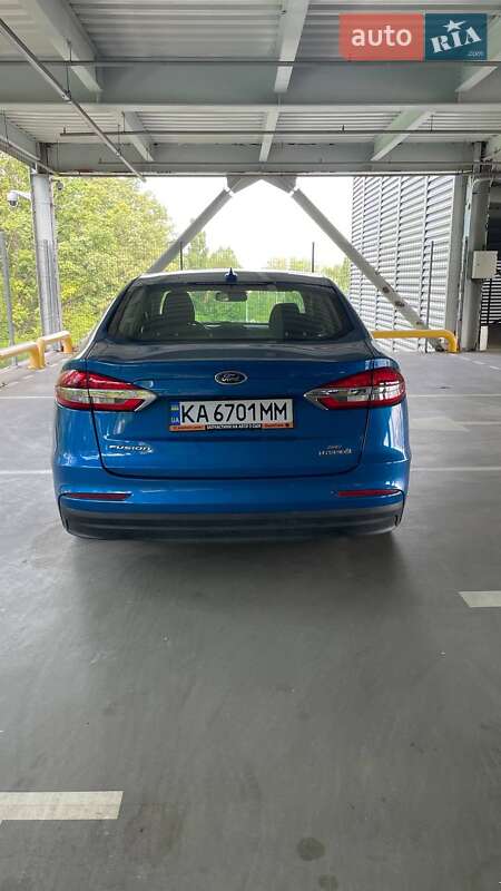 Седан Ford Fusion 2019 в Брусилові