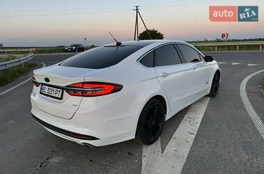 Седан Ford Fusion 2017 в Львові