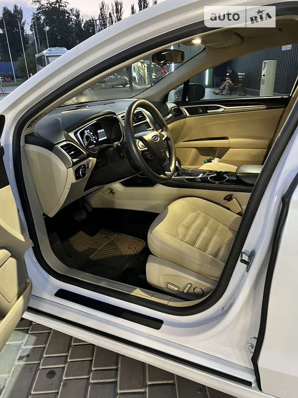 Седан Ford Fusion 2013 в Кропивницькому