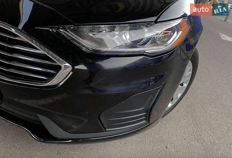 Седан Ford Fusion 2019 в Черкасах