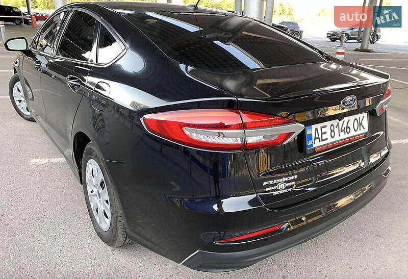 Седан Ford Fusion 2019 в Черкасах