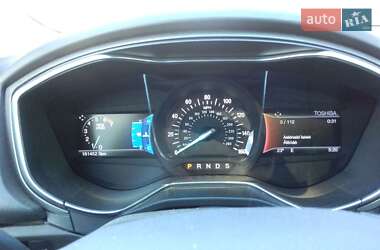 Седан Ford Fusion 2015 в 