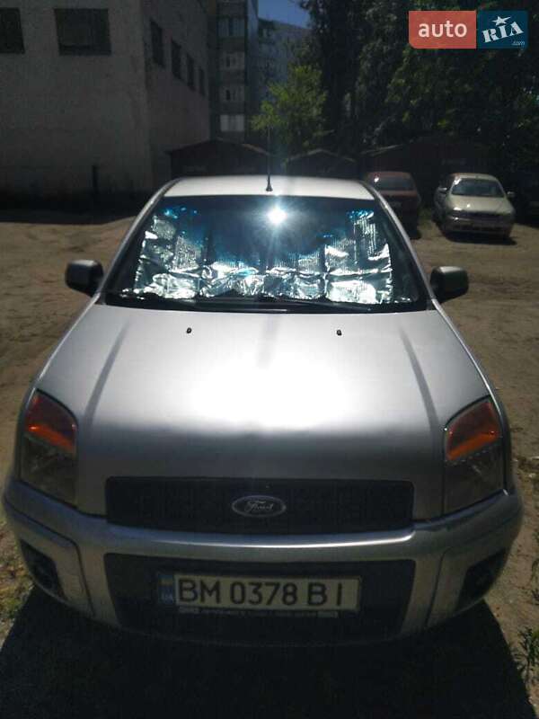 Хэтчбек Ford Fusion 2012 в 