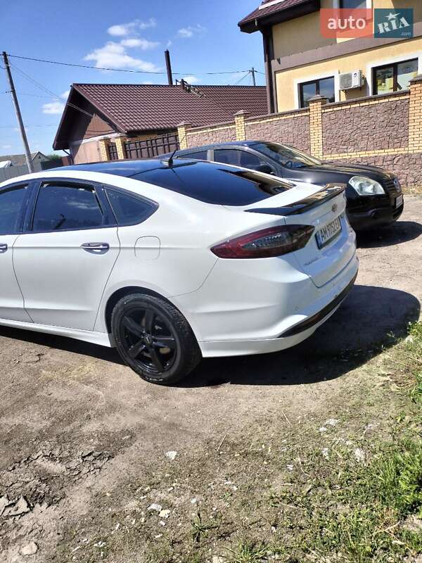 Седан Ford Fusion 2014 в Чуднові