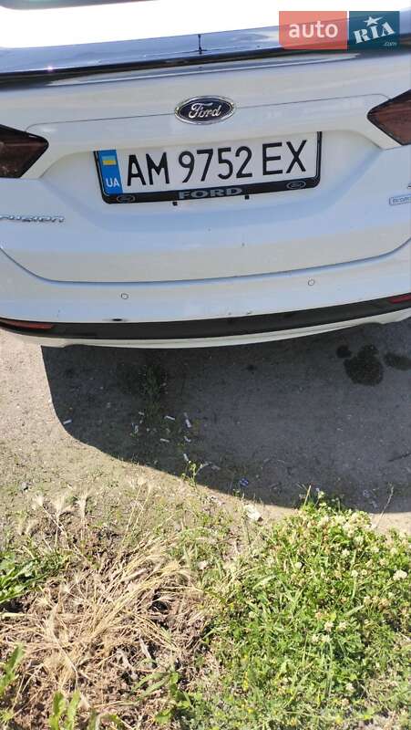 Седан Ford Fusion 2014 в Чуднові