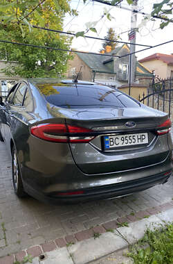 Седан Ford Fusion 2017 в 