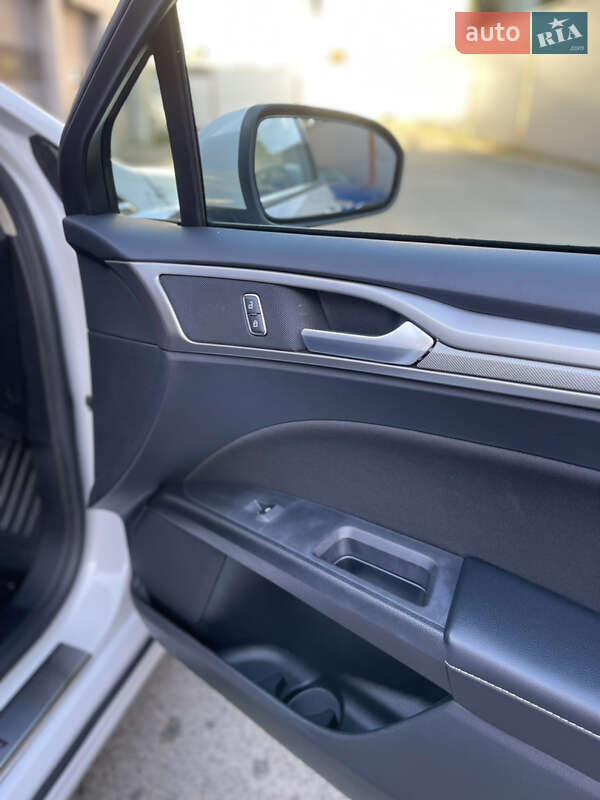Седан Ford Fusion 2019 в Киеве фото 22 Седан Ford Fusion 2019 в Киеве