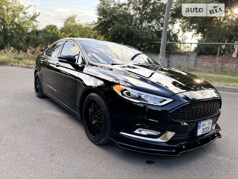 Седан Ford Fusion 2017 в 