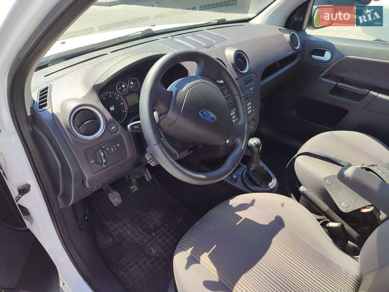Хэтчбек Ford Fusion 2008 в Виннице