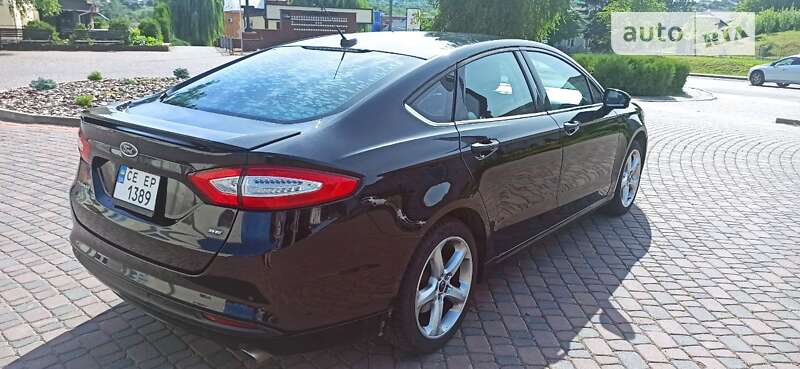 Седан Ford Fusion 2015 в Чернівцях