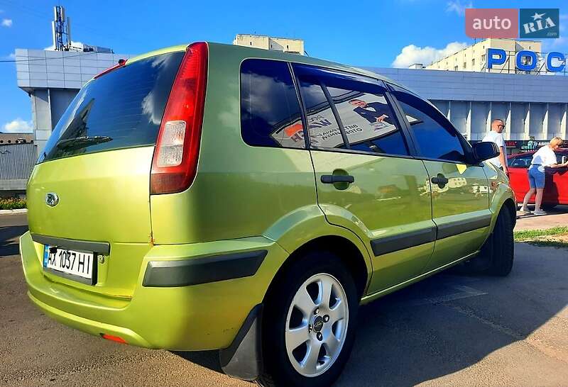 Хэтчбек Ford Fusion 2006 в Харькове