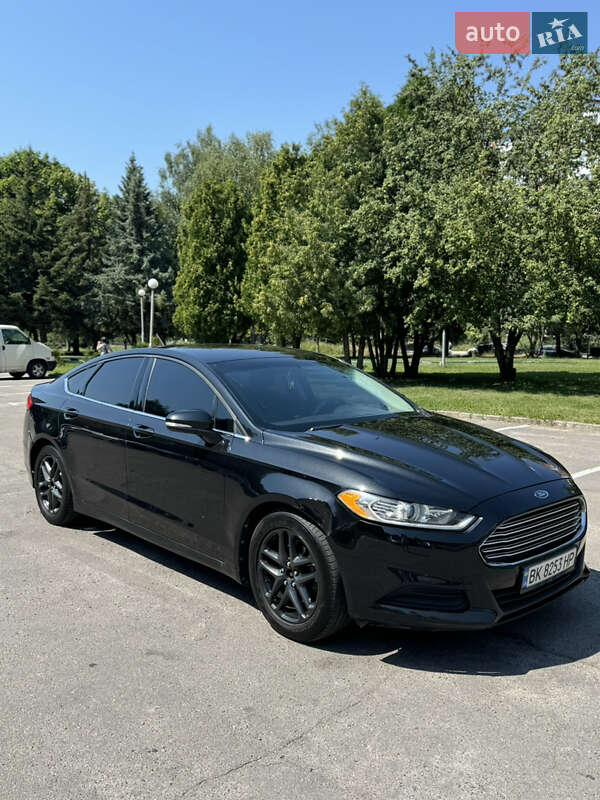 Седан Ford Fusion 2012 в Ровно