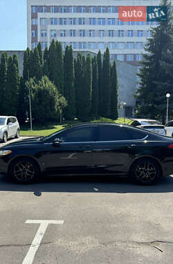 Седан Ford Fusion 2012 в Ровно