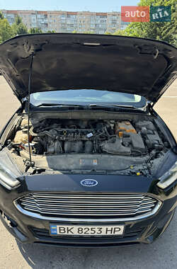 Седан Ford Fusion 2012 в Ровно