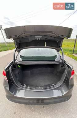 Седан Ford Fusion 2017 в 