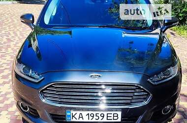 Седан Ford Fusion 2015 в Львове