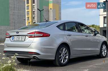 Седан Ford Fusion 2016 в Ровно