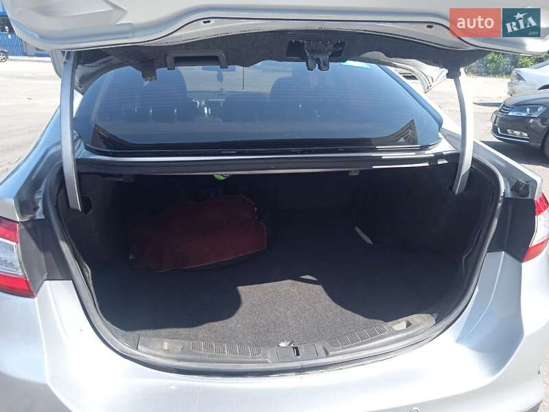 Седан Ford Fusion 2014 в Харкові